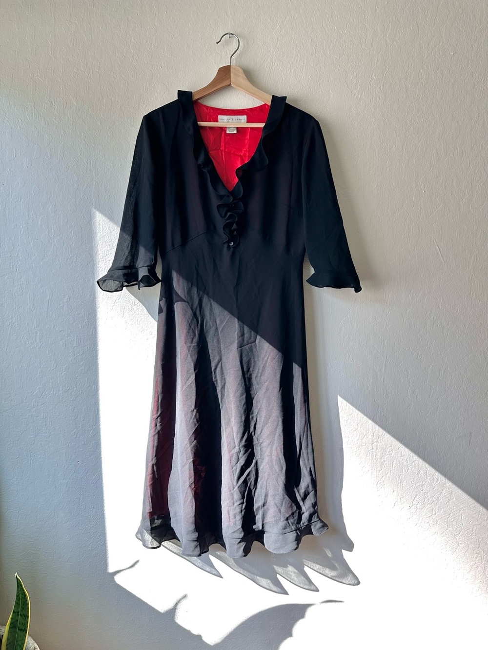 Philip dicaprio y2k flounce cocktail dress women’s 8 black overlay w/ red lining